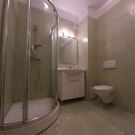 Апартаменти Apartament Plopilor